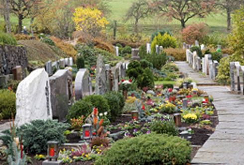 Tipps zur Grabgestaltung – von A wie Allerheiligen bis Z wie Zwiebelblumen