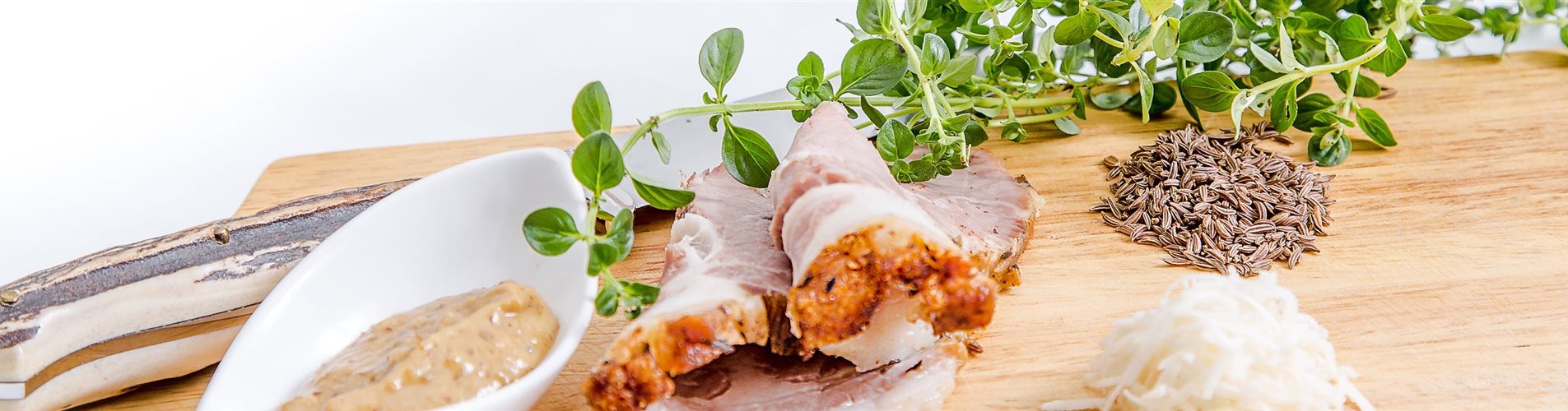 Kaltes Jausenbratl mit kümmel Thymian Kaltes Jausenbratl mit kümmel Thymian