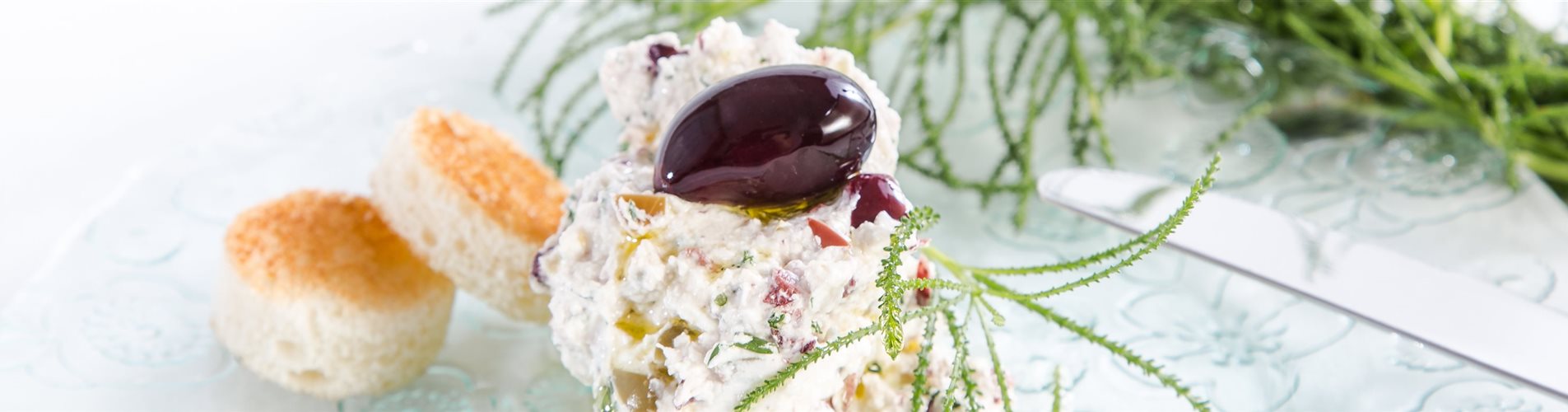 Olivenaufstrich mit Olivenkraut Olivenaufstrich mit Olivenkraut