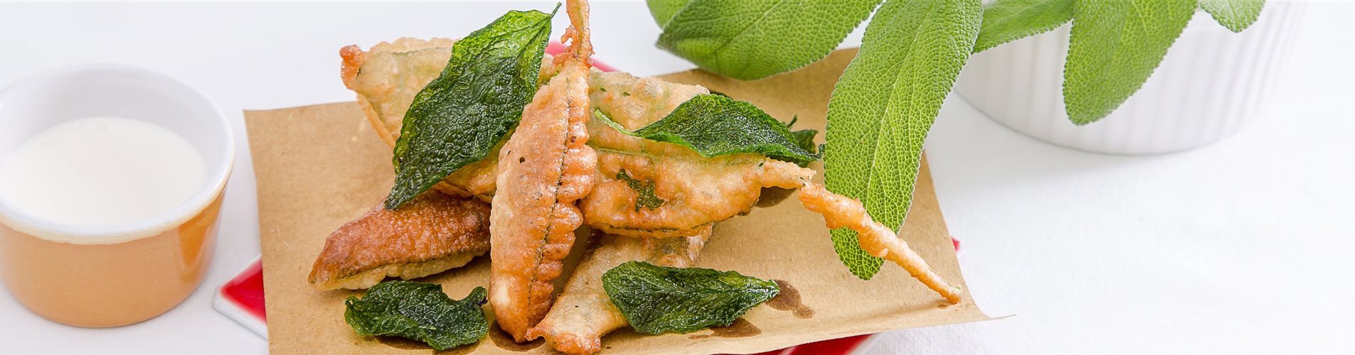 Salbeiblätter im Bierteig Salbeiblätter im Bierteig