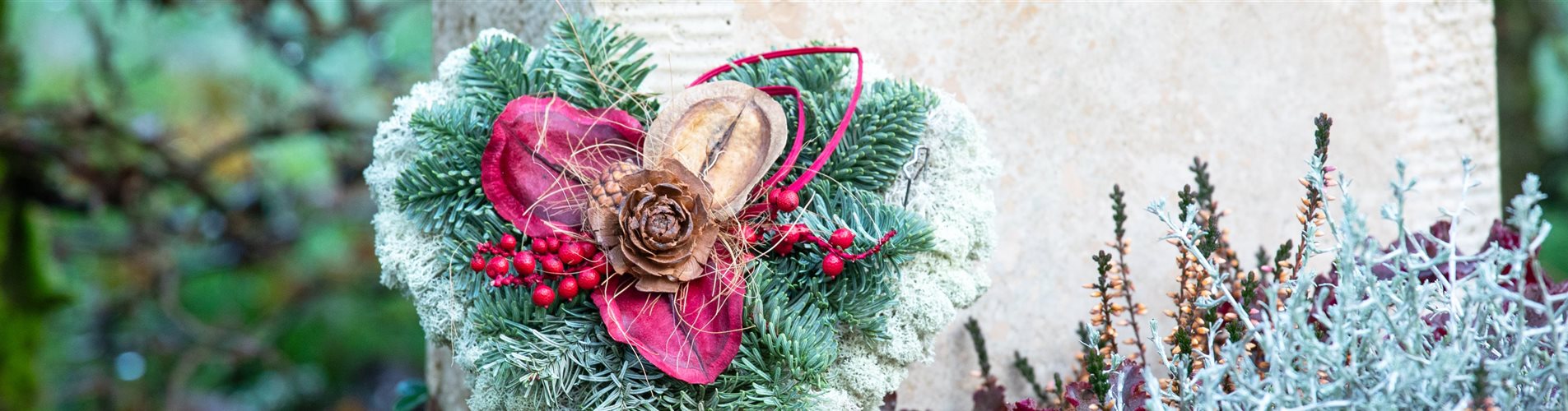 Grabgestaltung - Gesteck Herzform