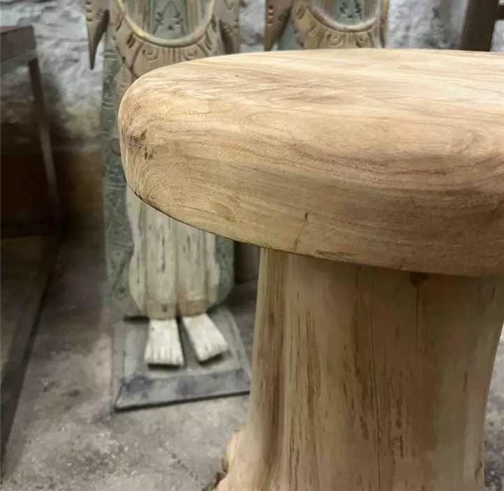 Hocker aus Teakwurzelholz
