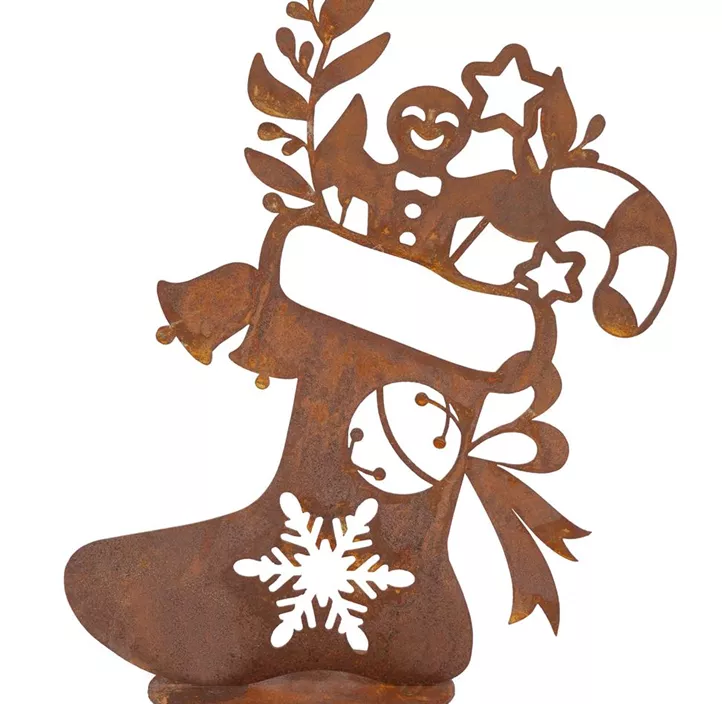 Weihnachtsstiefel auf Bodenplatte
