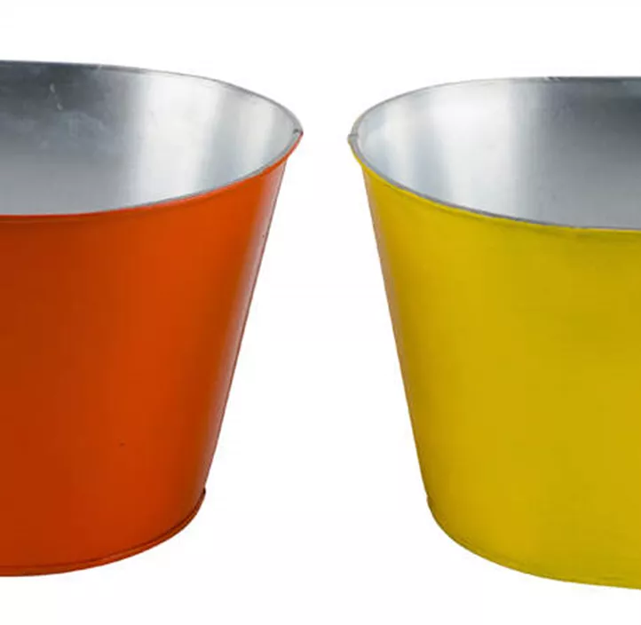 Zinkjardiniere mit Hasen