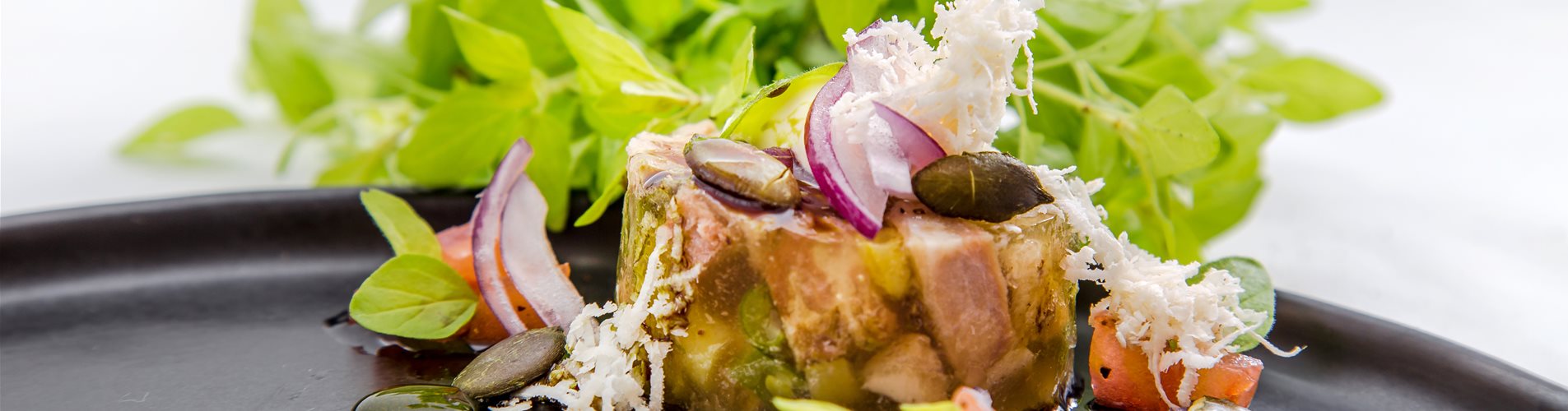 Haussulzerl mit goldenen Oregano