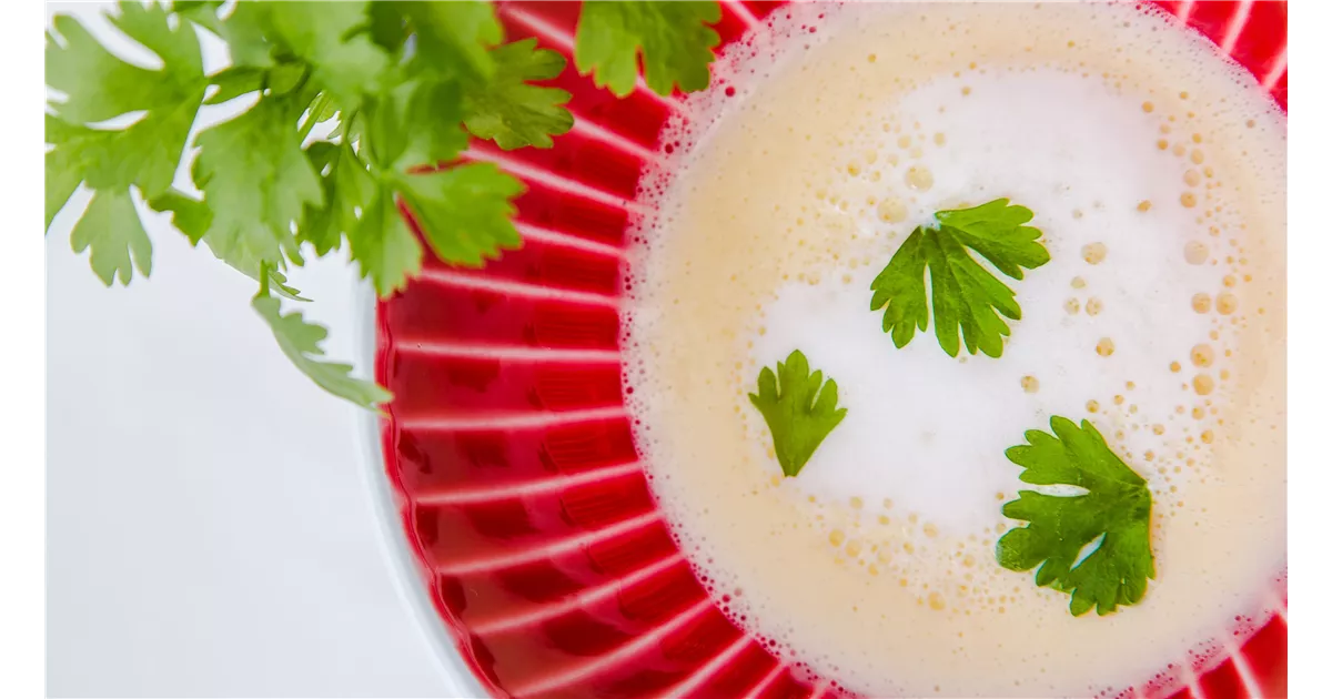 Selleriesuppe mit Schnittsellerie - Bellaflora