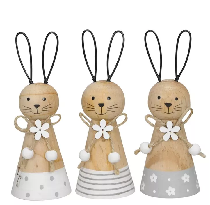 Hase aus Holz mit Drahtohren