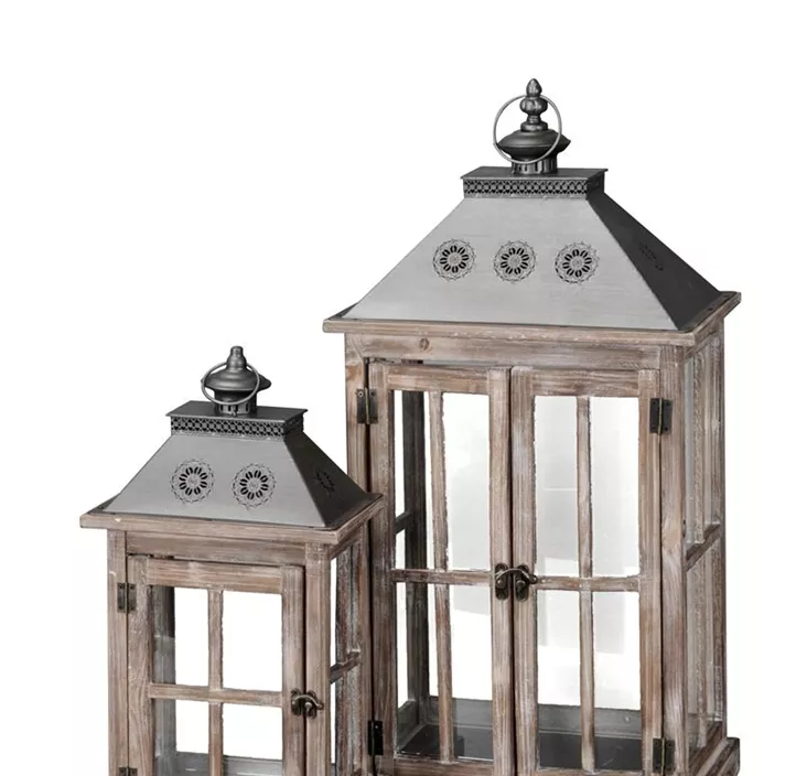 Laterne mit Metalldach