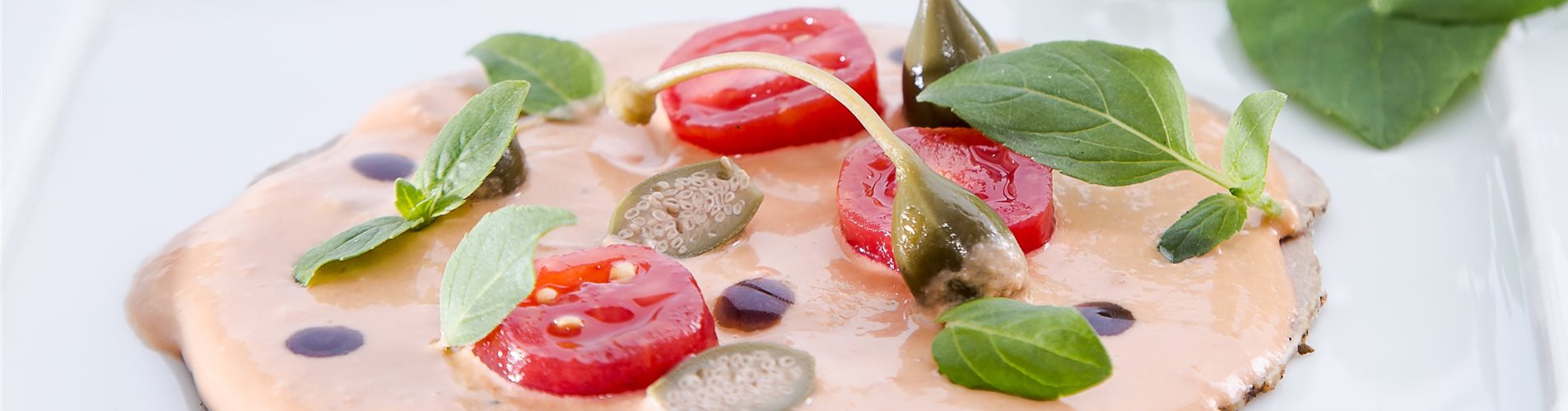 Strauchbasilikum_white_mmg-design-227-352-1537-3752-2110 Strauchbasilikum_white_mmg-design-227-352-1537-3752-2110