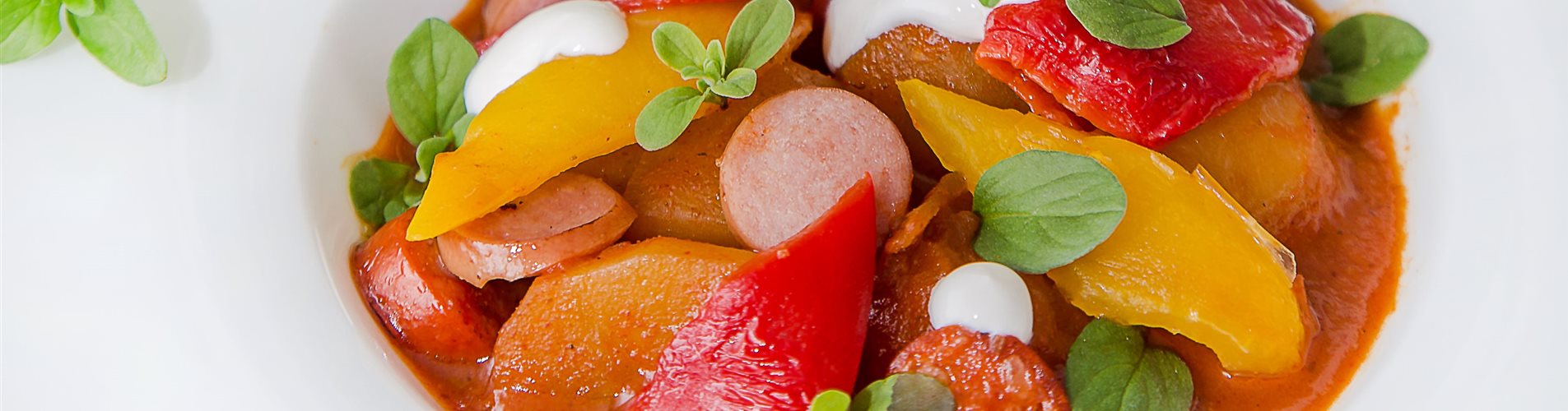 Kartoffelgulasch mit Majoran Kartoffelgulasch mit Majoran