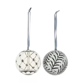 Christbaumkugel aus Pappmaché Christbaumkugel aus Pappmaché