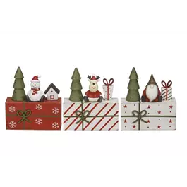 Geschenk mit Weihnachtsdeko