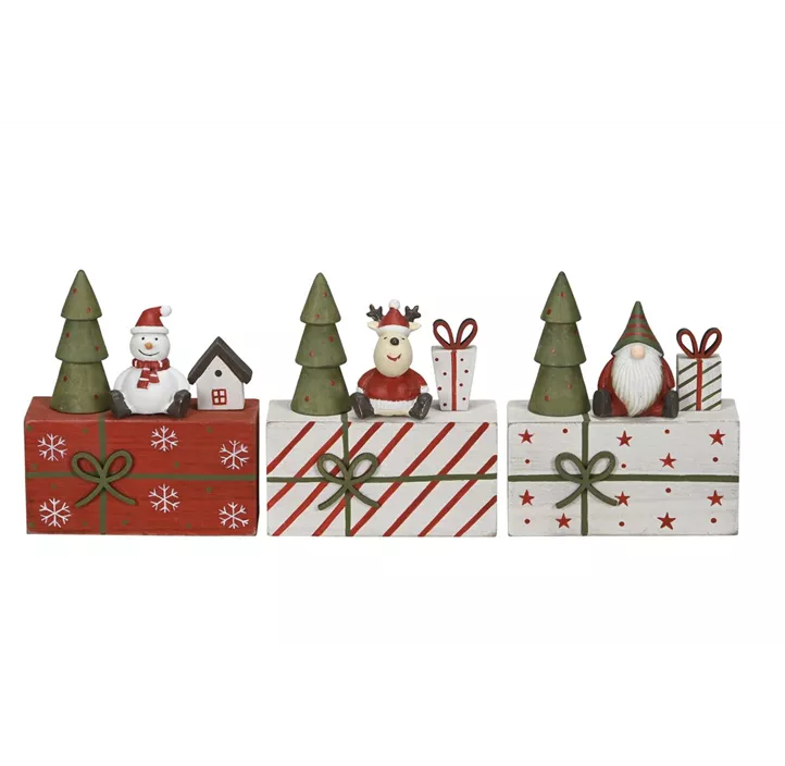 Geschenk mit Weihnachtsdeko
