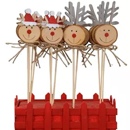 Elch aus Holz am Stab