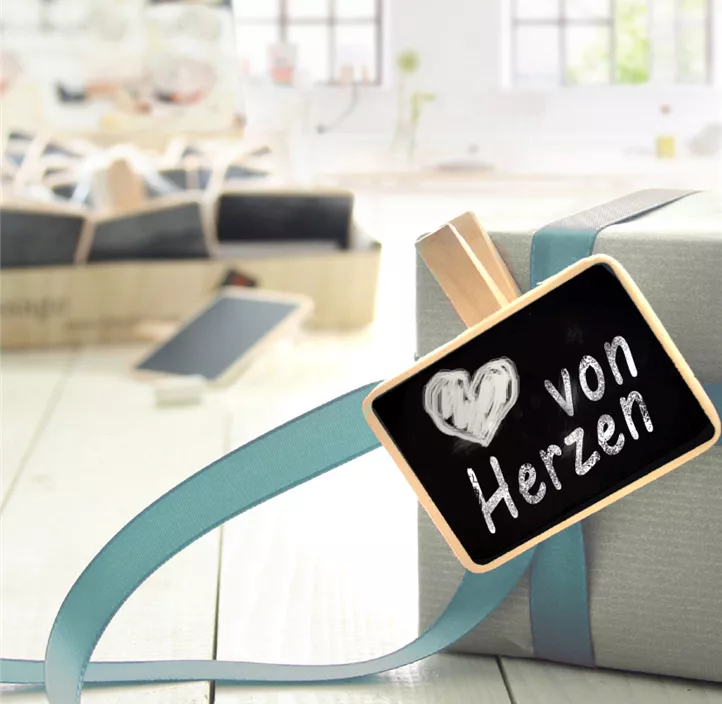 Holzklammer mit Kreidetafel Holzklammer mit Kreidetafel