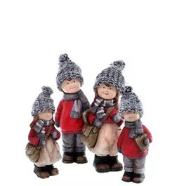 Winterkinder mit Textilmütze
