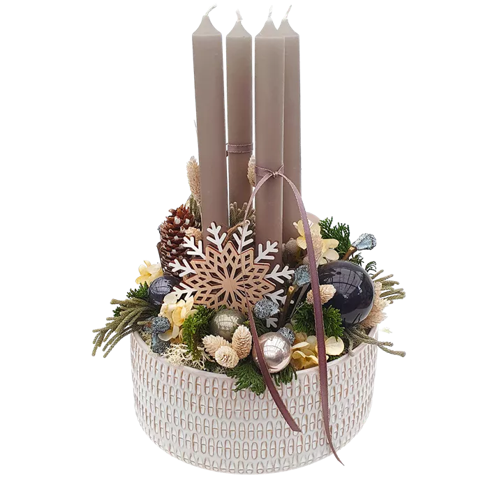 Adventgesteck mit 4 Stabkerzen Adventgesteck mit 4 Stabkerzen