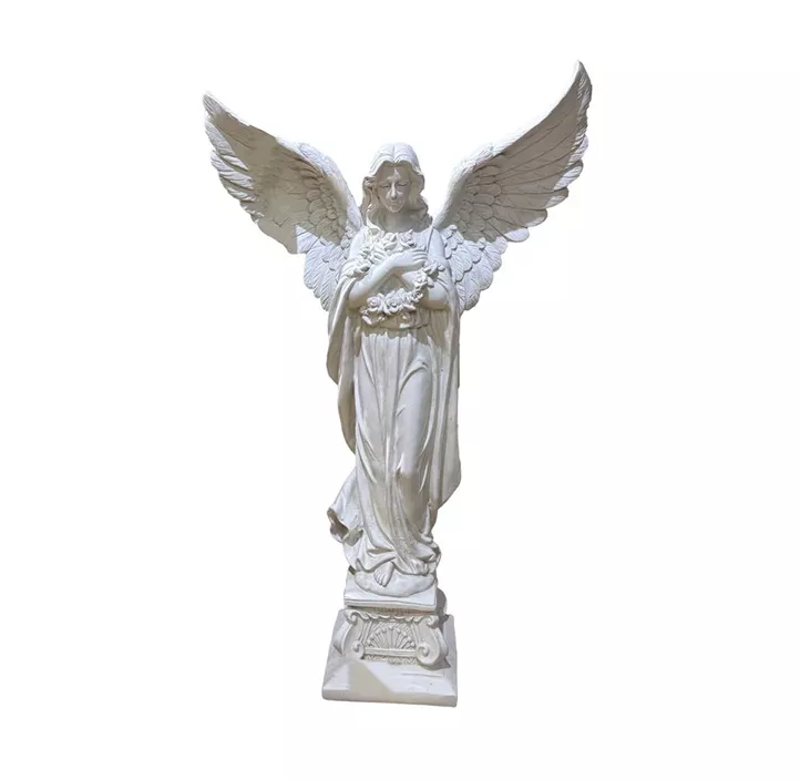 Engel stehend auf Podest