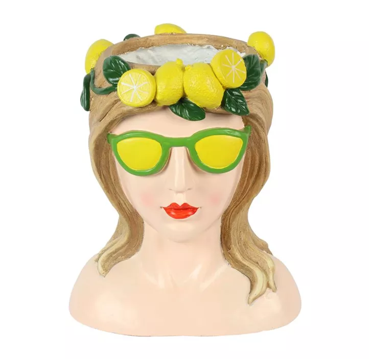 Übertopf Dame mit Zitronen-Kranz