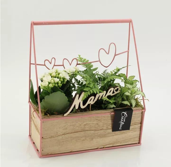 Muttertag-Arrangement in Kiste