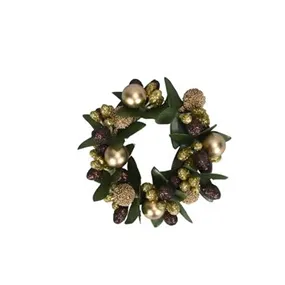 Beerenkranz mit Kugeln