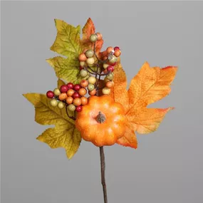 Herbsttlaubpick mit Kürbis und Beeren