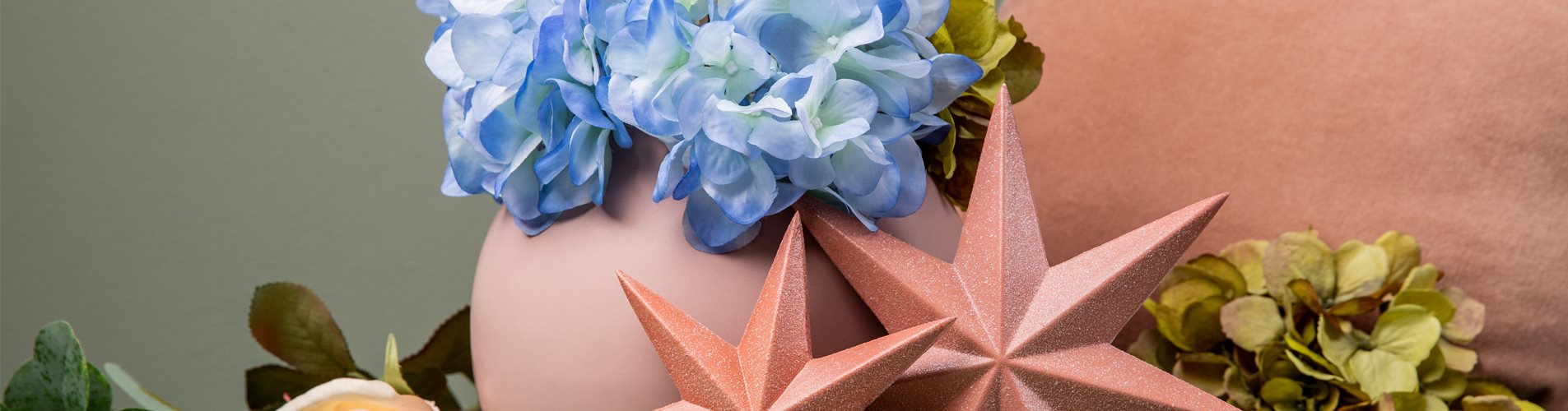 Weihnachtsdeko - Kunstblumen und Sterne Weihnachtsdeko - Kunstblumen und Sterne