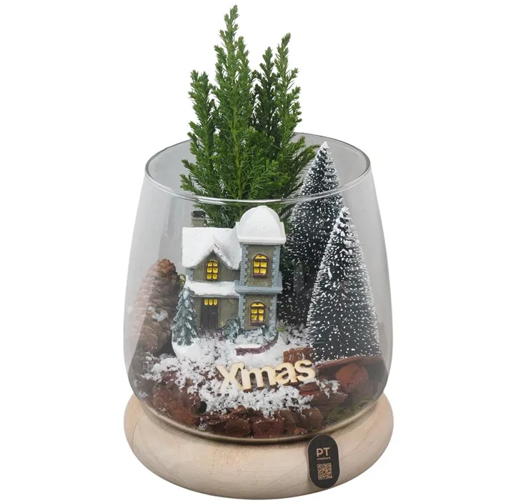 Winter-Arrangement im Glasgefäß