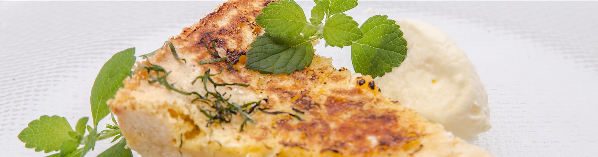 Zitronentarte mit Zitronenmelisse Zitronentarte mit Zitronenmelisse